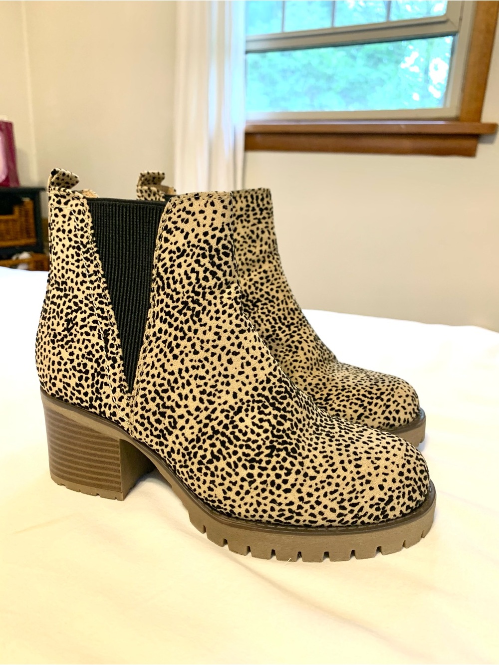 Altar’d State Leopard Print Ankle Boots. Women’s Size 6